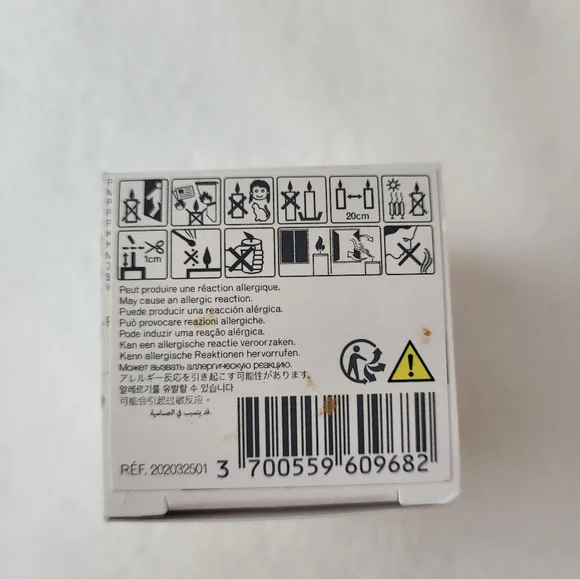 Maison Francis Kurkdjian Aqua Universalis Candle Great Gift 1.2oz - Picture 5 of 11